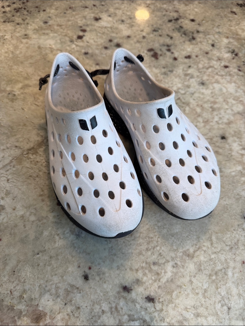 KANE Revive - White / Black Speckle
